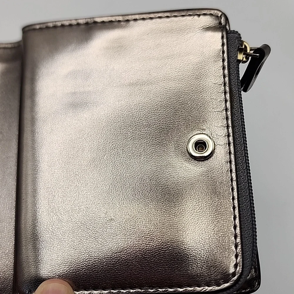 Kate Spade Metallic Black/Silver Wallet‎